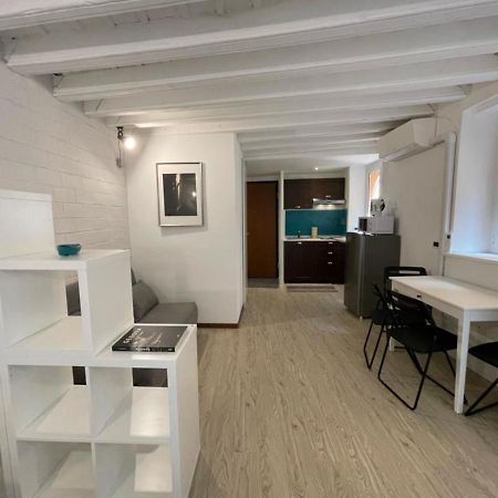 Travi E Grigio Studio Maddalena - Genovainrelax Apartamento Exterior foto
